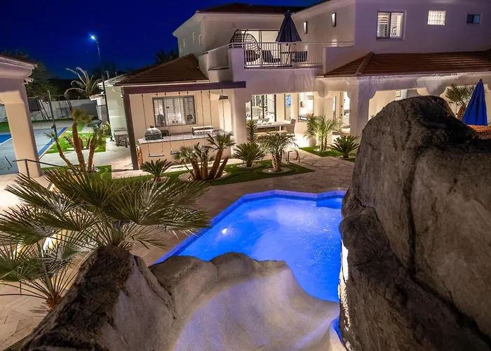 4 Milliondollar Estatewaterparkpicklebllcasitaspa Villa